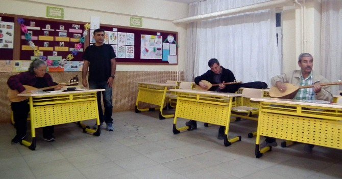 Efeler’de Bağlama Kursu Açıldı
