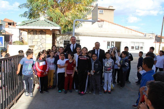 Biga Belediyesi’nden Öğrencilere Anlamlı Hediye