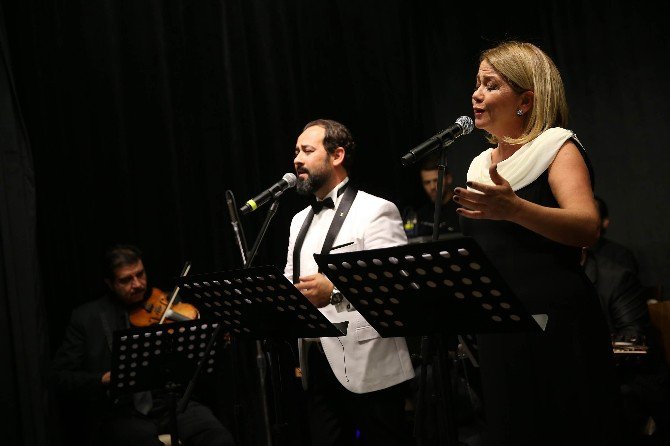 Ulu Önder, Buca Ve Bayraklı’da Sevdiği Şarkılarla Anıldı