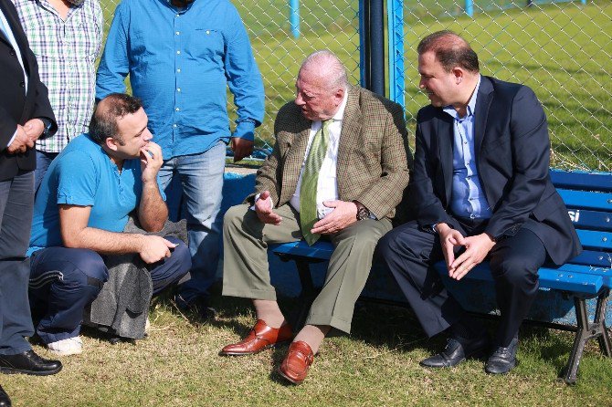 Futbolun Efsaneleri Adana Demirspor Antrenmanında