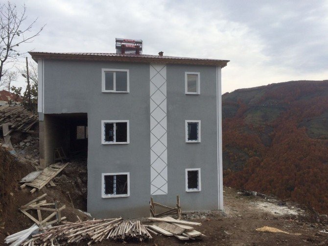 Şehidin Ailesine 3 Katlı Yeni Ev