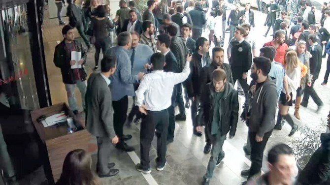 Otopark Görevlisine Kızan Şahıslar Terör Estirdi