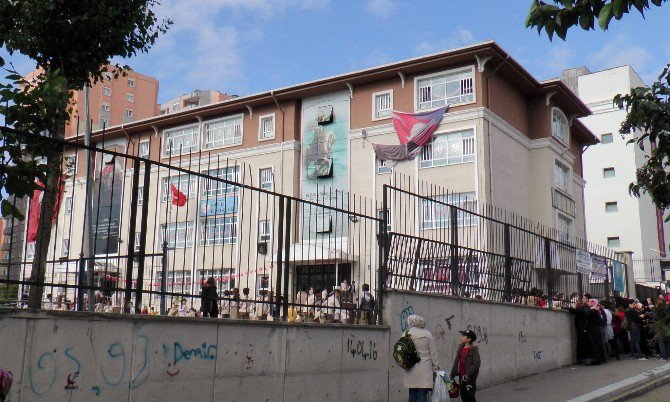 Öğrenciye Dayak Velileri İsyan Ettirdi