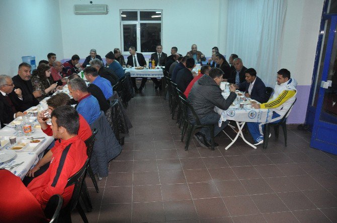 Başkan Uysal’dan Spor Kulüplerine Destek Sözü