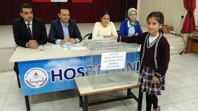 Kulalı Öğrenciler Meclis Başkanlarını Seçti