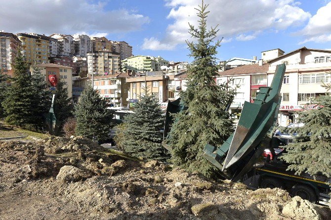 Mamak’ta Ağaçlar Kesilmiyor, Naklediliyor