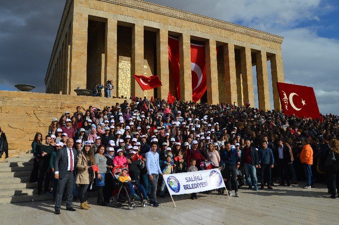 Salihlili Gençler Anıtkabir’e Gitti