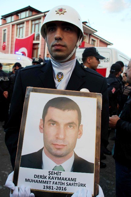 Şehit Kaymakam Safitürk’ün Cenazesi Baba Ocağına Getirildi