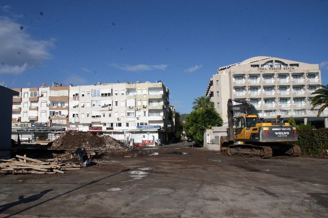 Marmaris’te Apart Oteller Yıkılıp, Lüks Konutlar Yapılıyor