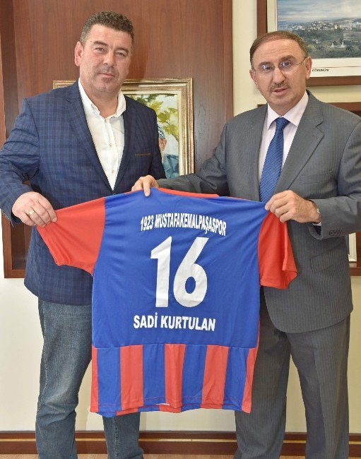 Mustafakemalpaşa’da Sporda Tesisleşme Hamlesi