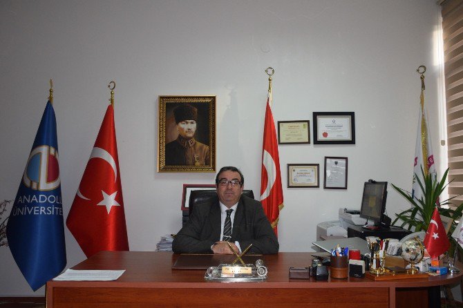 2016 Yılı Altın Havan Eczacılık Kurumu Ödülü Anadolu Üniversitesi’ne Geldi