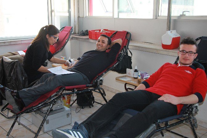 Malatya Rekor Temel Lisesi Kızılay İçin Kan Bağışında Bulundu