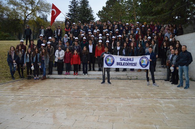 Salihlili Gençler Anıtkabir’e Gitti
