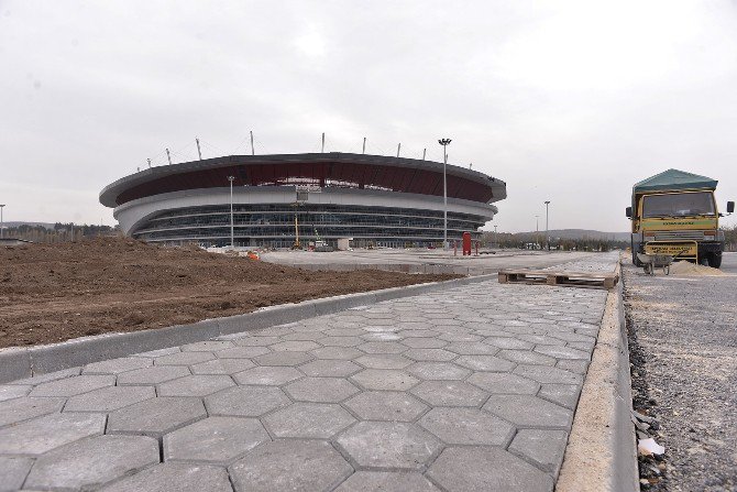 Tepebaşı Belediyesi Ekiplerinden Yeni Malatyaspor Mesaisi