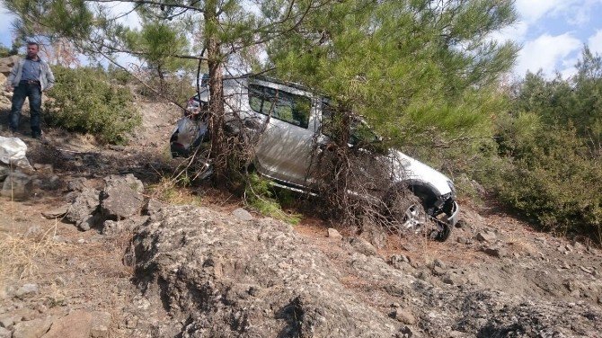 Otomobil Uçuruma Yuvarlandı: 1 Ölü