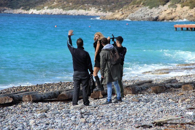 Zeynep Casalini Hakkındaki Yasak Aşk Haberlerini Yalanladı