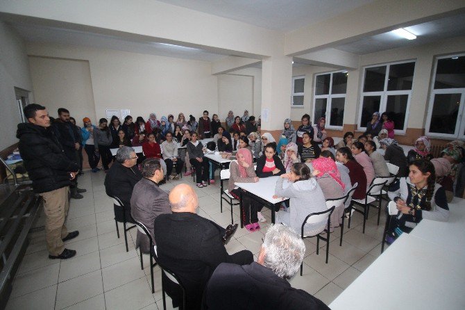 Vali Işın Öğrencilerle Yemek Yedi