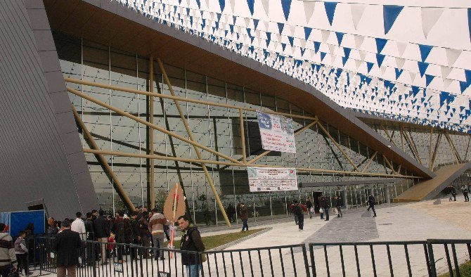 Van 7. Turizm Ve Seyahat Fuarı Devam Ediyor