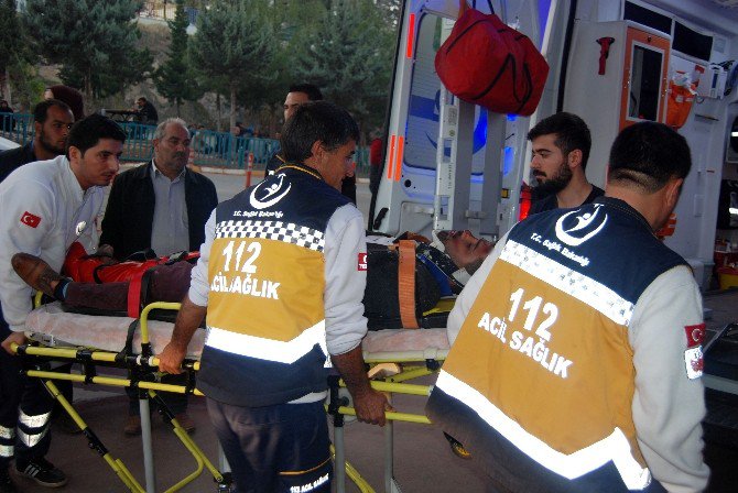 Şanlıurfa’da Otomobil Dereye Uçtu: 1’i Ağır 3 Yaralı