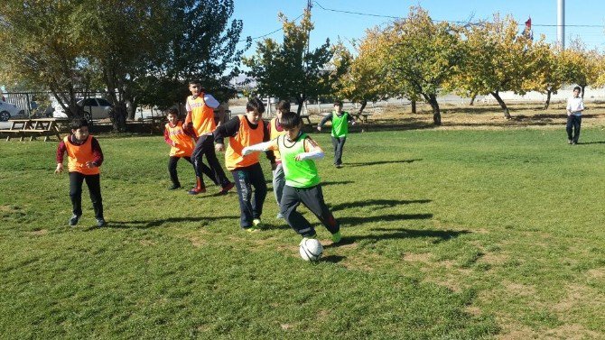 15 Temmuz Şehitleri Malatya’da Düzenlenen Futbol Turnuvası İle Anıldı