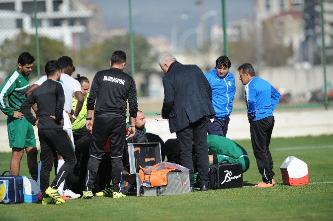 Bursaspor’da Büyük Şok, Antrenman Maçında Ayağı Kırıldı