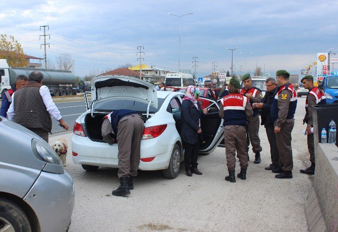 Jandarma’dan Karayolunda Asayiş Uygulaması