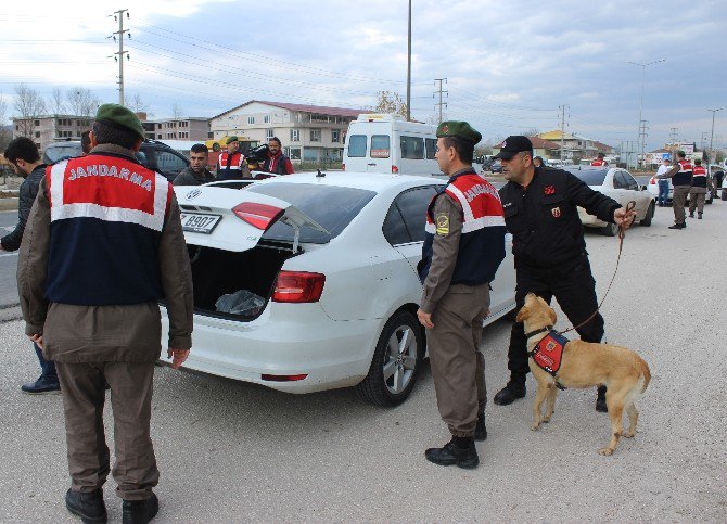 Jandarma’dan Karayolunda Asayiş Uygulaması