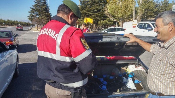 Karaman’da Jandarmadan Asayiş Ve Trafik Uygulaması