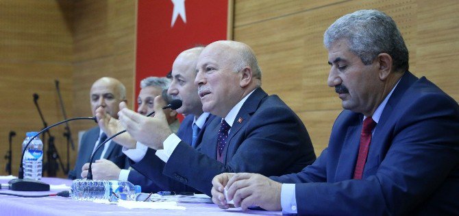 Vali Azizoğlu Ve Başkan Sekmen Muhtarların Sorunlarını Dinledi