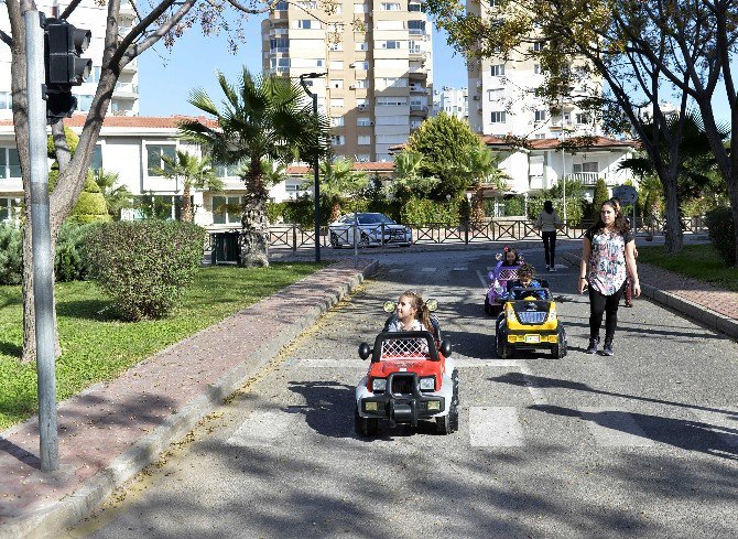 Muratpaşa’nın Minikleri Trafik Parkı’nda