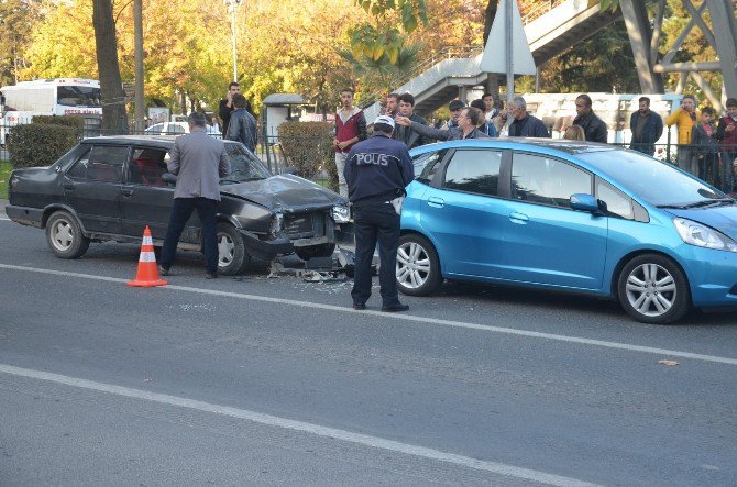 Fatsa’da Trafik Kazaları: 2 Yaralı