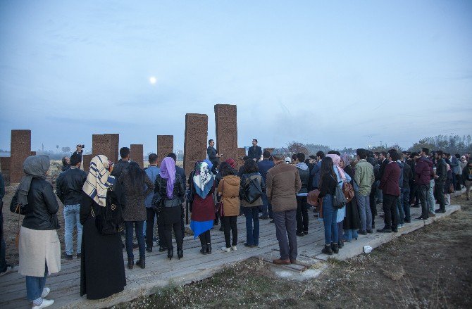 81 İlden Gelen 120 Genç Ahlat’ı Gezdi