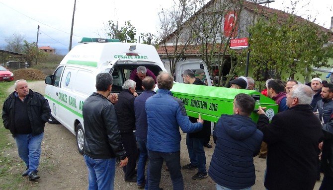 Eşi Tarafından Yakılarak Öldürülen Kadın Toprağa Verildi