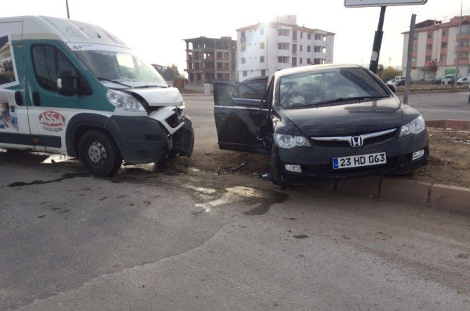 Elazığ’da Trafik Kazası: 3 Yaralı