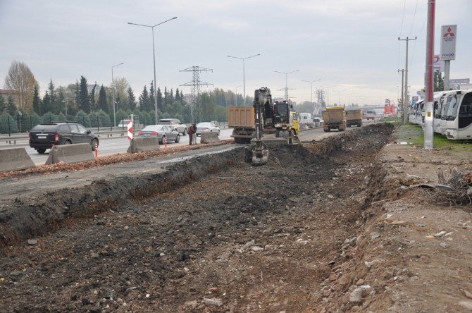 D-100 Karayolu’nda Rahat Trafik İçin Üst Geçit Ve Yan Yollar Yapılıyor