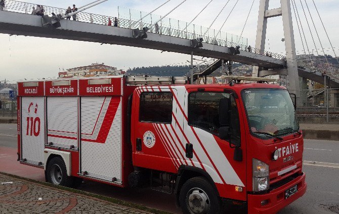 Asansörde Mahsur Kalan Vatandaş İtfaiyenin Uzun Uğraşları Sonucu Kurtarıldı