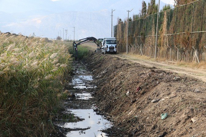 Maski Ekipleri Dört Bir Koldan Çalışıyor