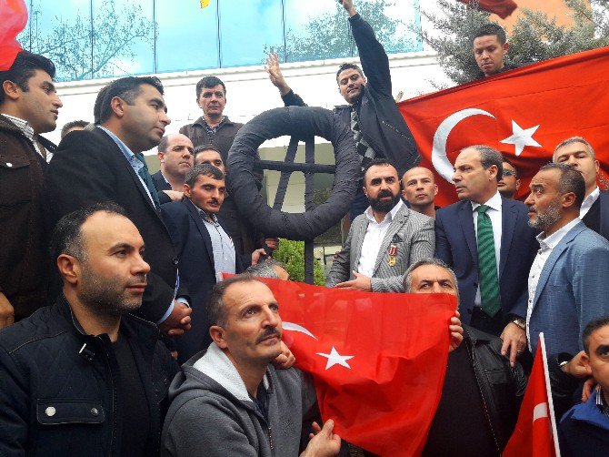 Şehit Ve Gazi Yakınları Lüksemburg’u Protesto Etti