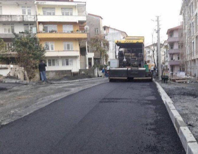 Akçakoca’da Asfaltlama Çalışması Sürüyor