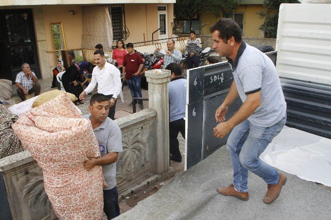 Kirayı Ödeyemeyip Sokağa Atılan 6 Çocuklu Aileye Belediye Sahip Çıktı