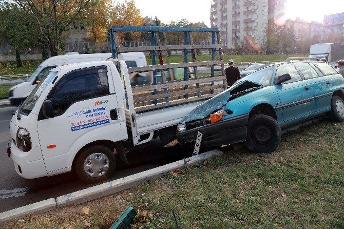 Başkent’te Trafik Kazası: 2 Yaralı