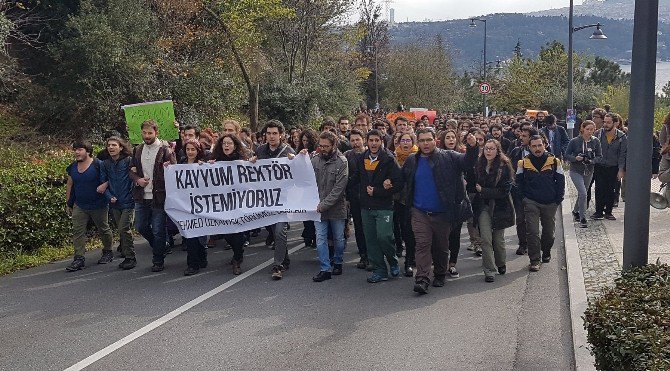 Boğaziçi Üniversitesi’nde Rektör Protestosuna Polis Müdahalesi