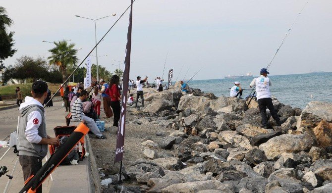 İskenderun’da Olta Balıkçıları Yarıştı