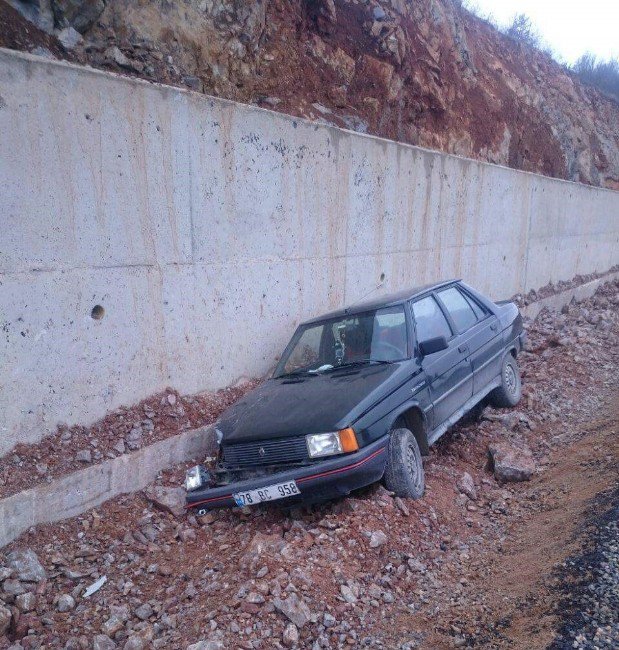 Mıcıra Kapılan Aracın Sürücüsü Yaralandı