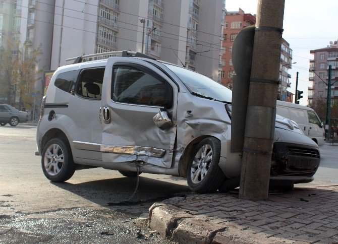 Konya’da Trafik Kazası: 3 Yaralı