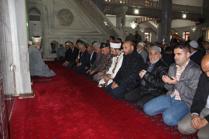 Şanlıurfa’da Şehitler İçin Gıyabi Cenaze Namazı Kılındı