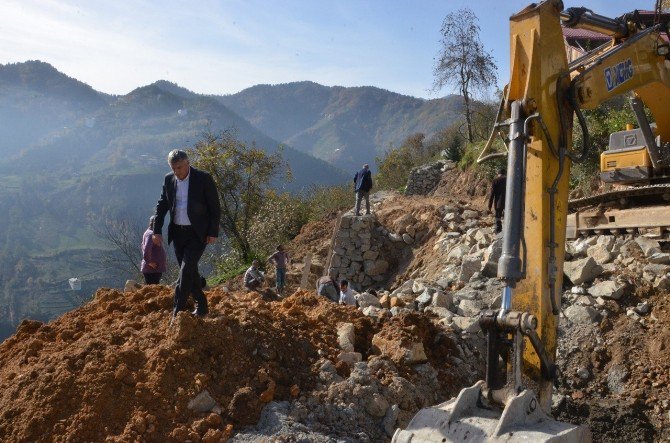 Başkan Sarıalioğlu Çalışmaları Yerinde İnceliyor