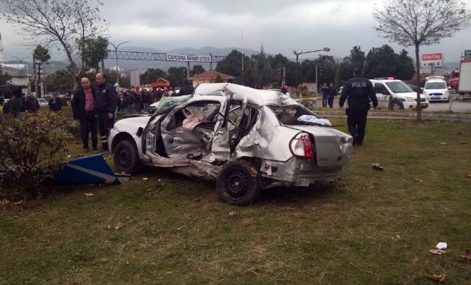 Otomobil Hasta Taşıyan Ambulansla Çarpıştı: 5 Yaralı