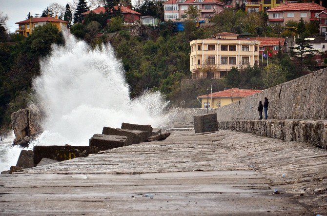 Karadeniz’de Dev Dalgalar