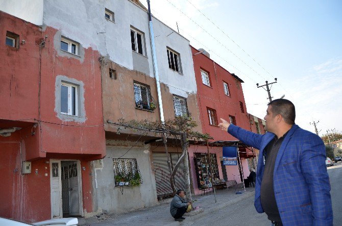 Akıma Kapılan Boyacı, 8 Yaşındaki Çocuğu Da Yaktı